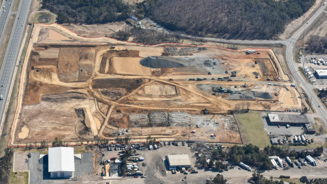 A 50-acre plot of land in Manassas, Va., will eventually become the Merritt I-66 Business Park, a six-building light-industrial/bulk
warehouse development. Photo by DC Aerial Photos Inc.